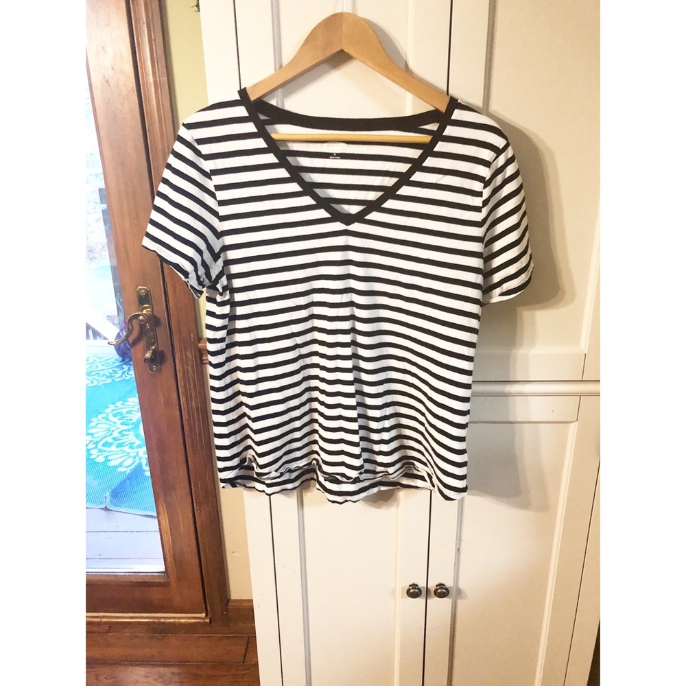 Black and white stripped t shirt